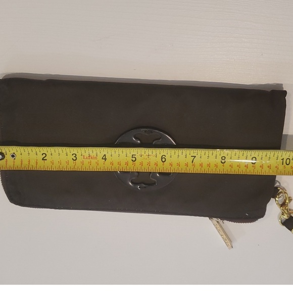 Tory Burch long Cell wallet wristlet - Picture 13 of 15